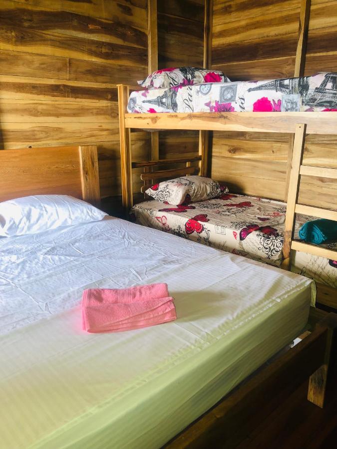 Palm Beach Hostal Guachaca Eksteriør bilde